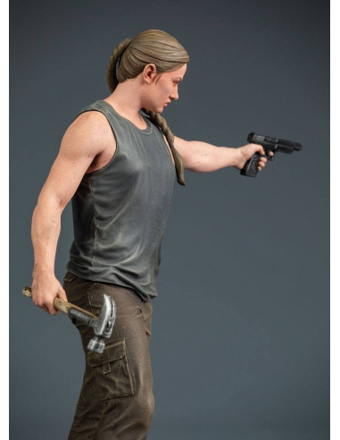 ESTATUA DARK HORSE DELUXE THE LAST OF US PART 2 ABBY W/ GUN & HAMMER FIGURE 23cm