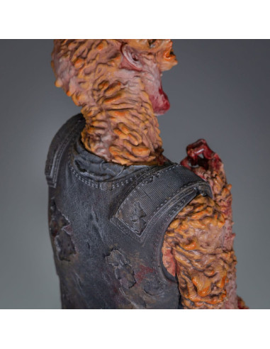 ESTATUA DARK HORSE DELUXE THE LAST OF US PART 2 ARMORED CLICKER FIGURE 22cm