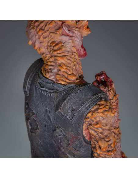 ESTATUA DARK HORSE DELUXE THE LAST OF US PART 2 ARMORED CLICKER FIGURE 22cm